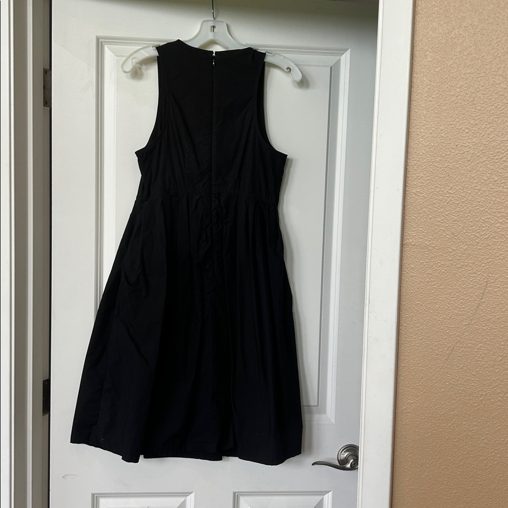 Classic Black Sleeveless A-Line Dress
With pockets! - Picture 3 of 4